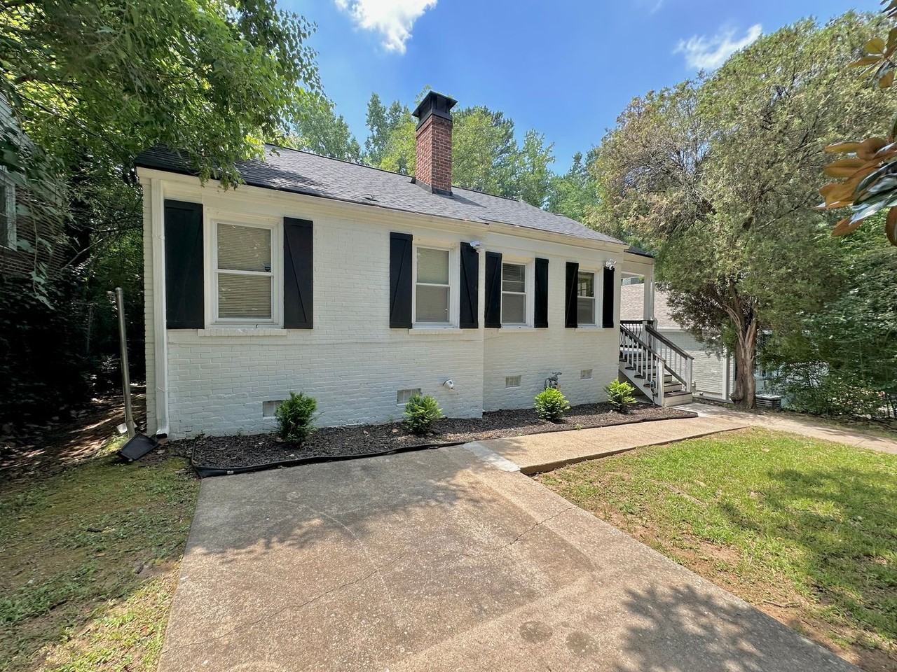 1764 Springview Rd Nw - Photo 2 of 14