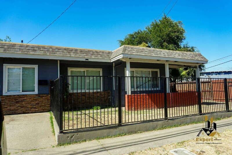 697 Santiago Ave - Photo 3 of 18