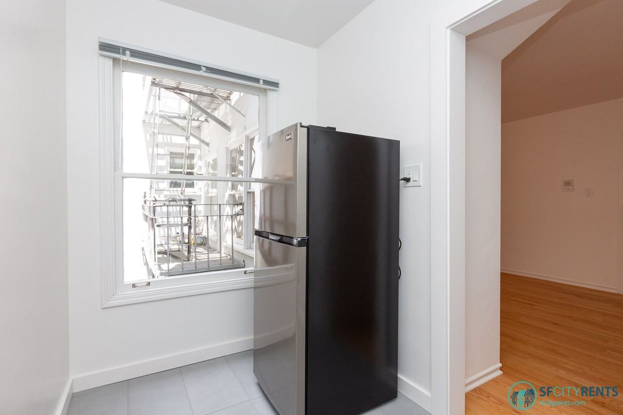 1685 Chestnut St #101 - Photo 4 of 22