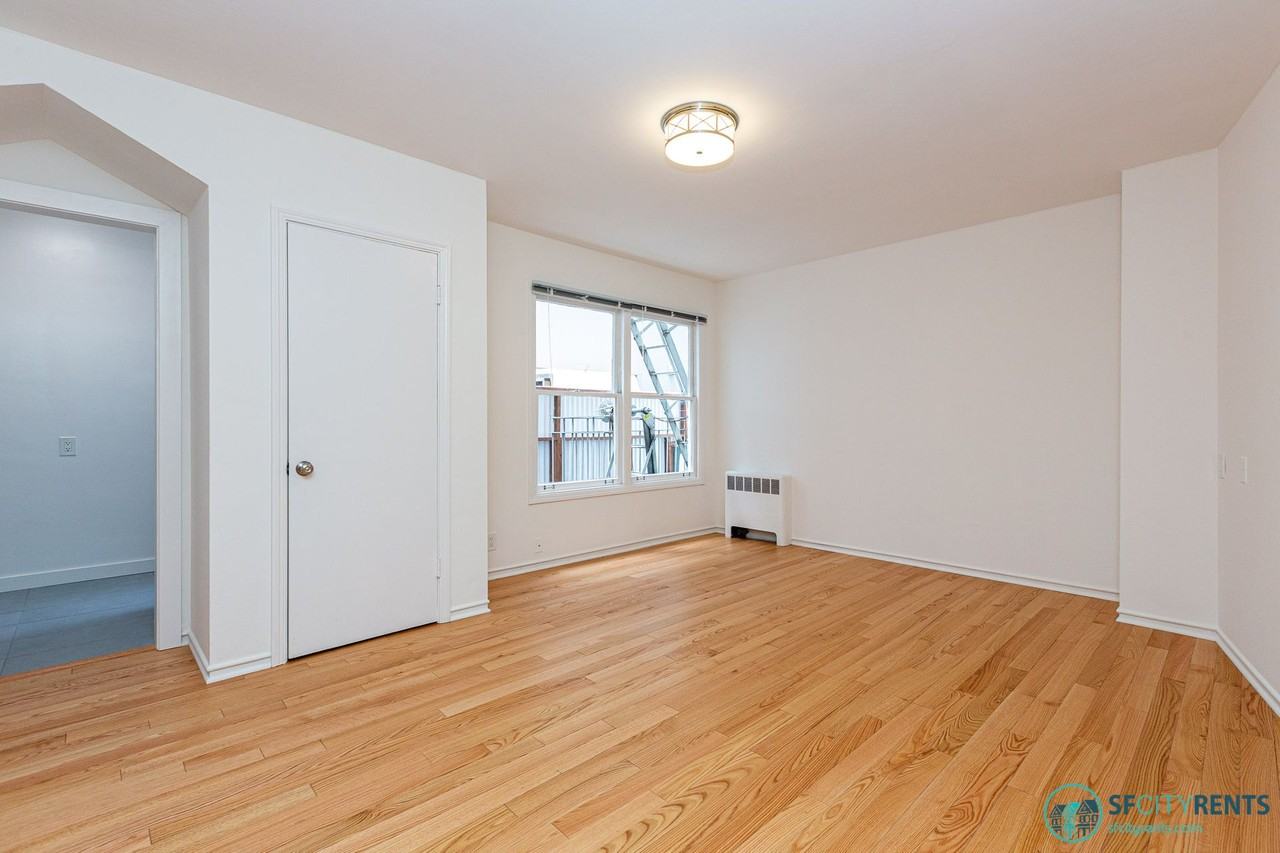 1685 Chestnut St #101 - Photo 5 of 22
