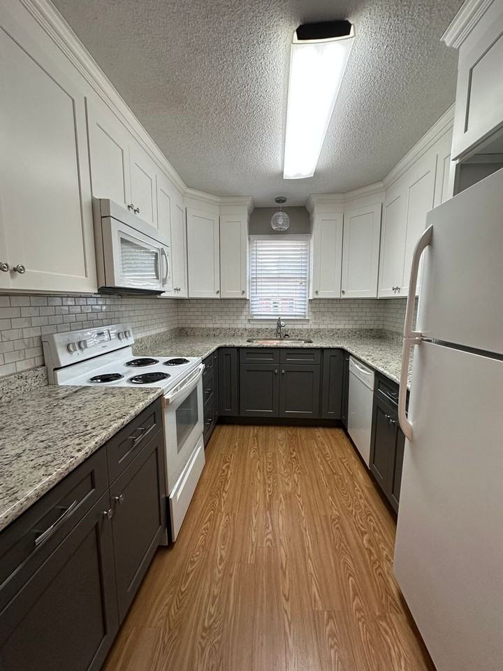 1413 19th Ave Ne - Photo 5 of 13