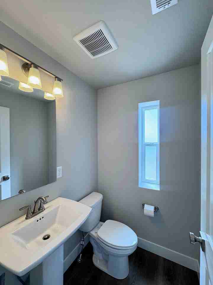 10318 Moynihan Hts - Photo 3 of 25