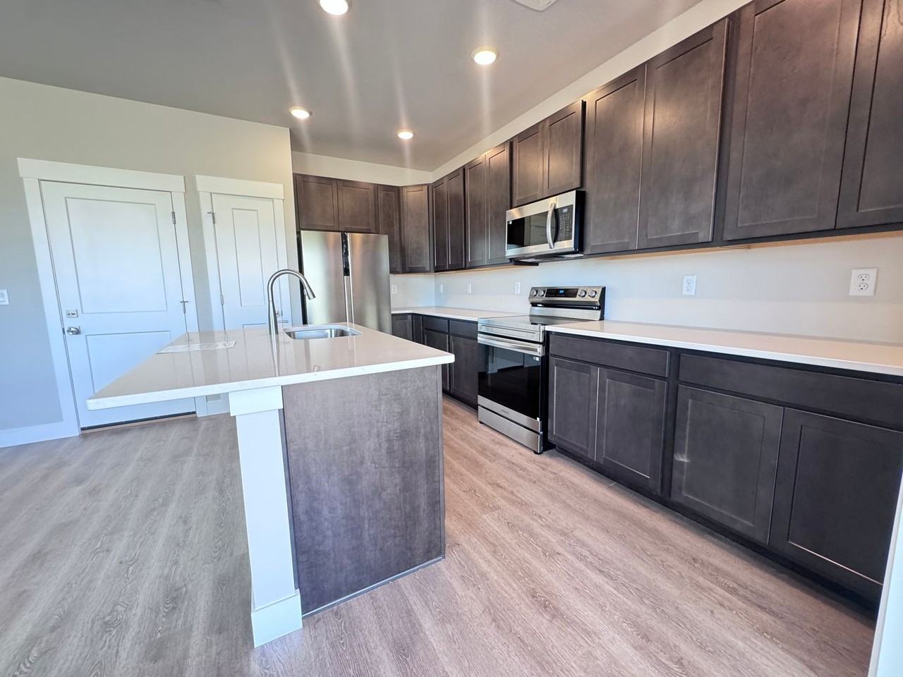 10318 Moynihan Hts - Photo 5 of 25