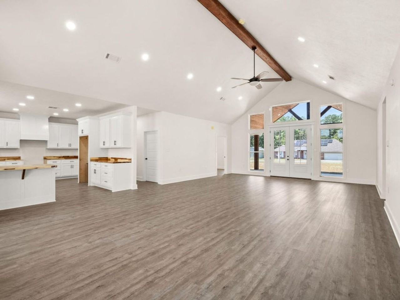 3639 Belview Rd - Photo 2 of 20