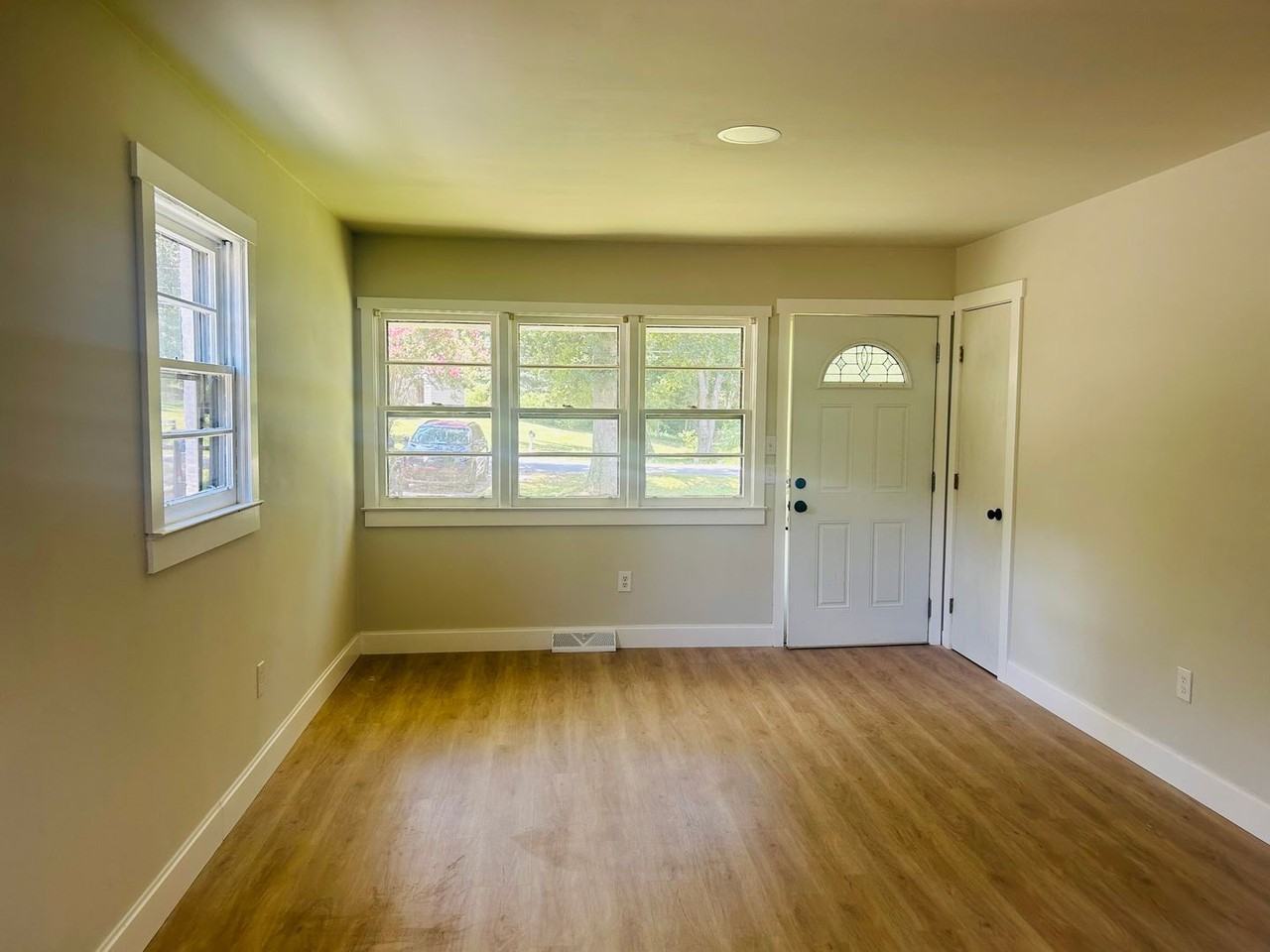 211 Stancil St - Photo 2 of 11