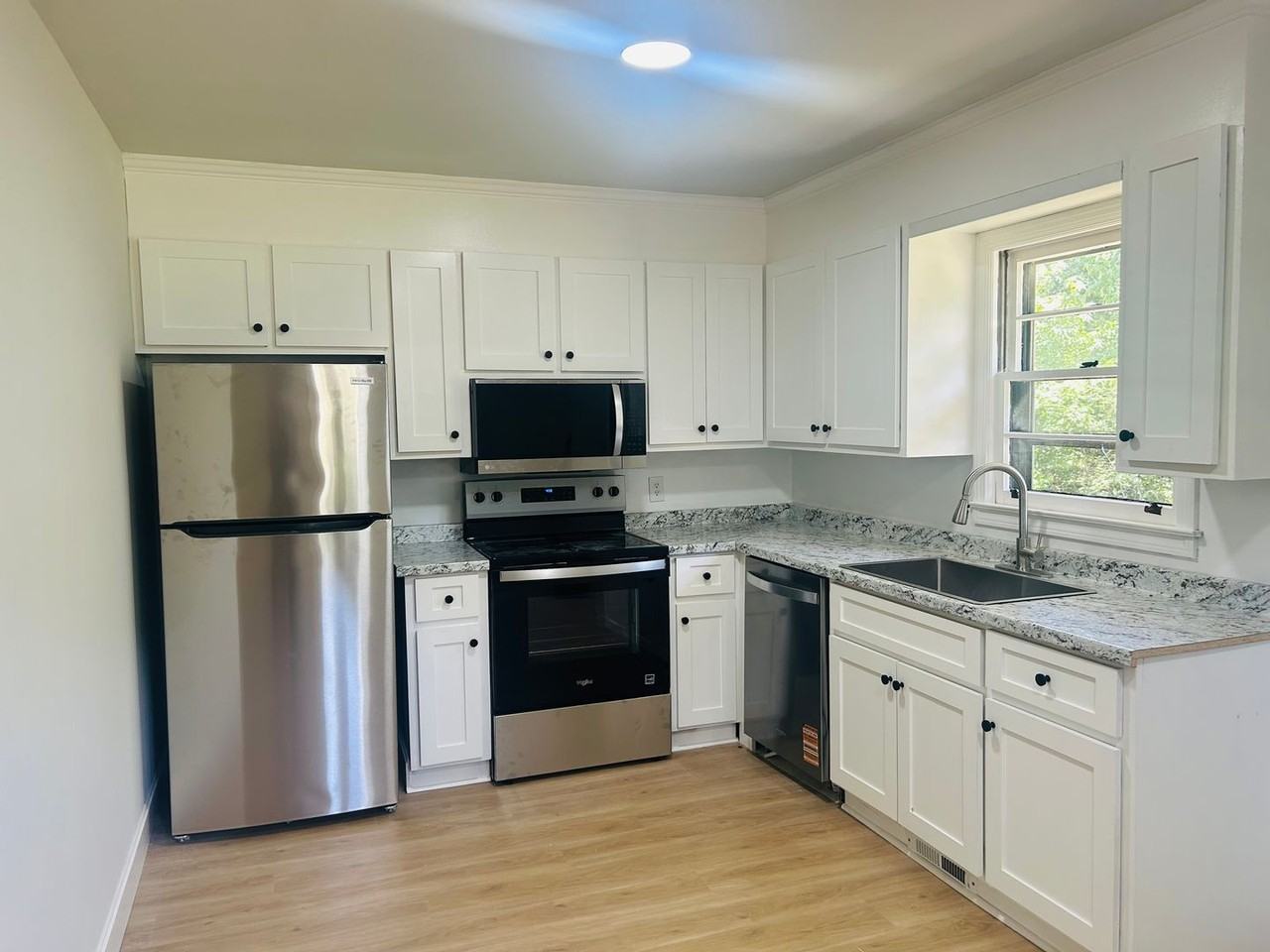 211 Stancil St - Photo 3 of 11