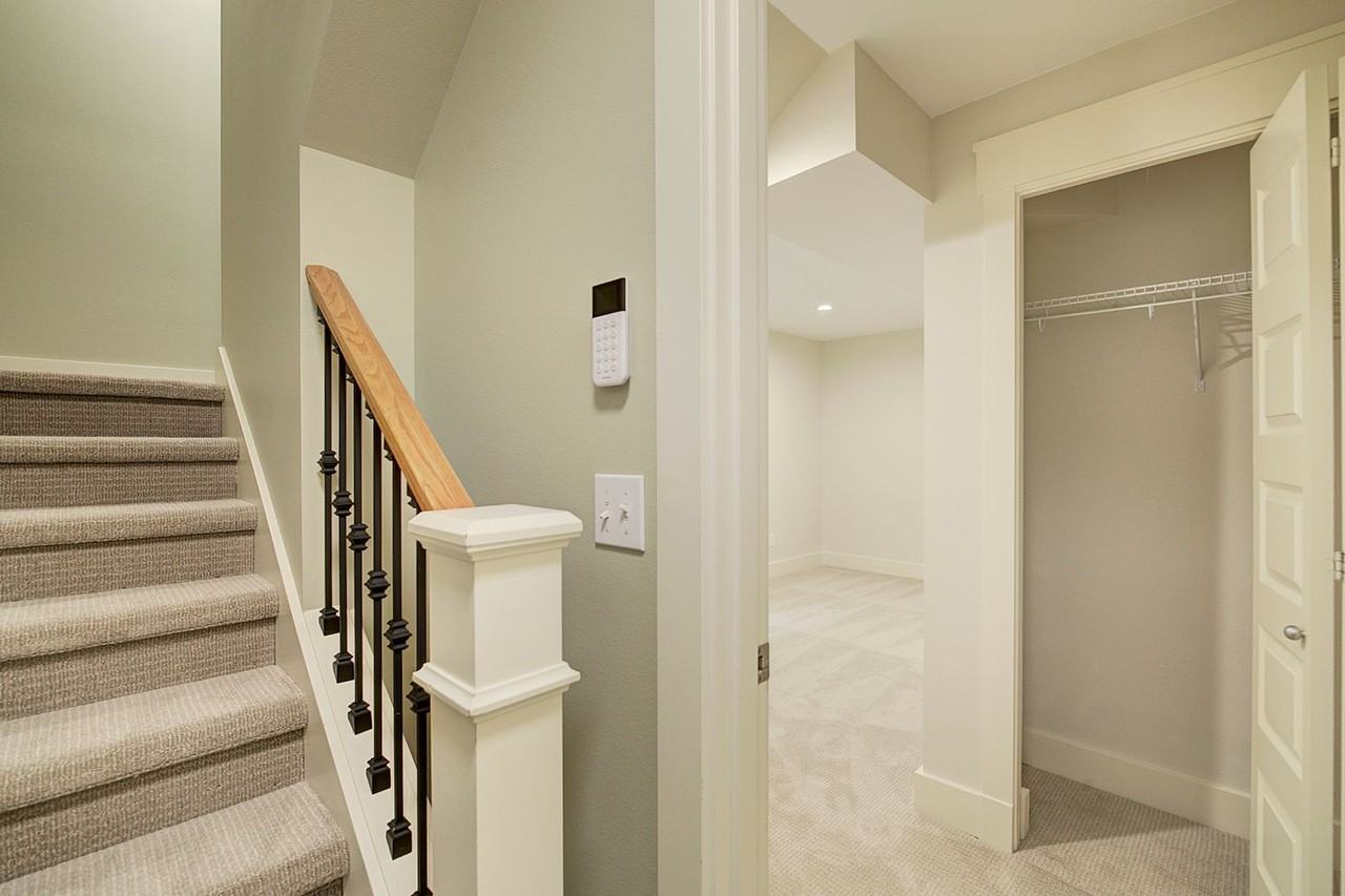 11408 99th Pl Ne #6 - Photo 2 of 33