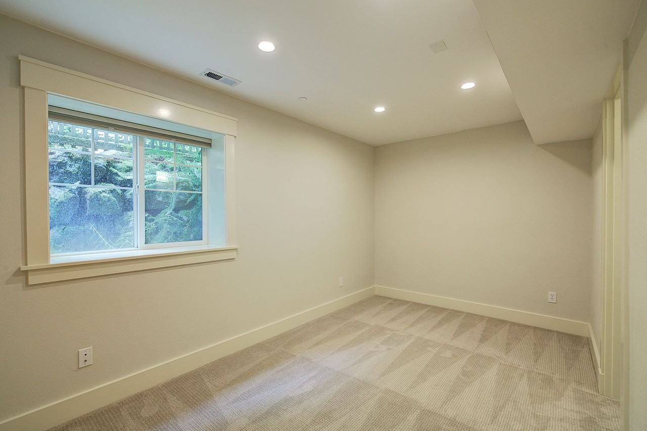 11408 99th Pl Ne #6 - Photo 3 of 33