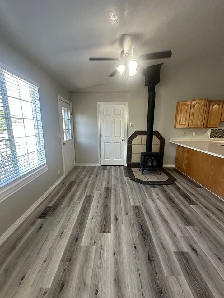 1982 West 2025 South - Photo 6 of 21