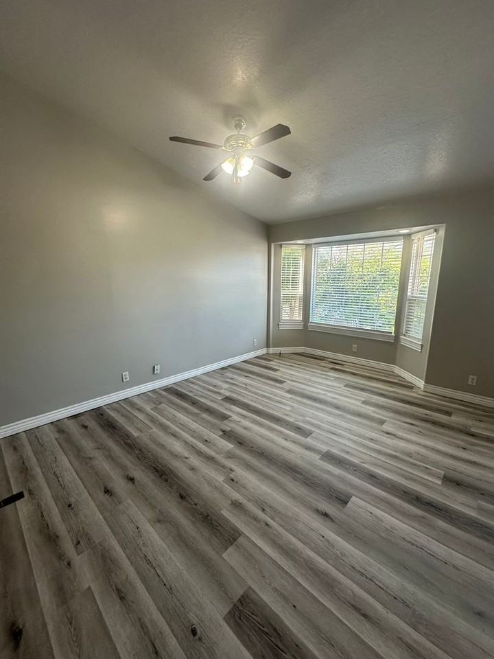 1982 West 2025 South - Photo 7 of 21