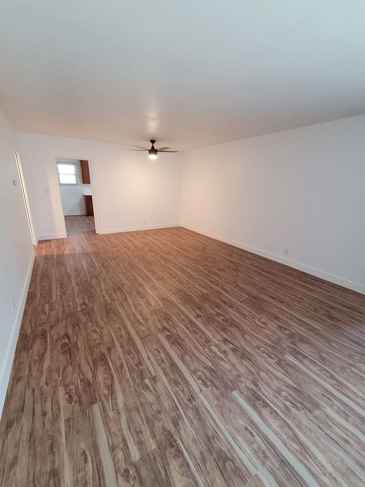 625 Grevillea Avenue - Photo 2 of 26