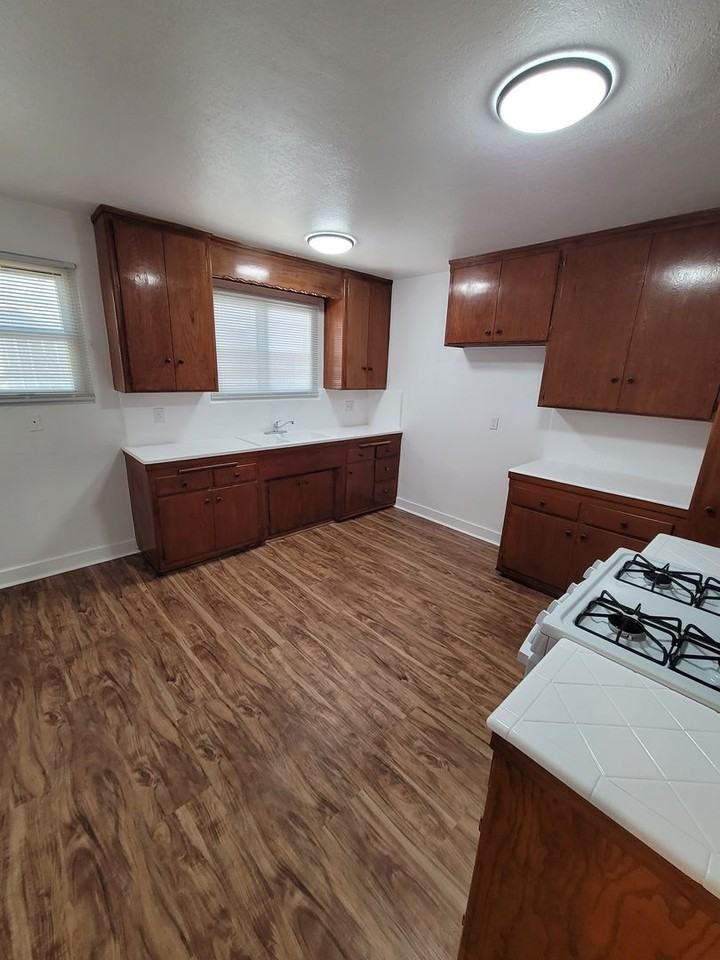 625 Grevillea Avenue - Photo 3 of 26