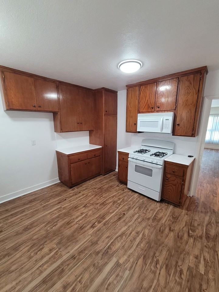 625 Grevillea Avenue - Photo 4 of 26