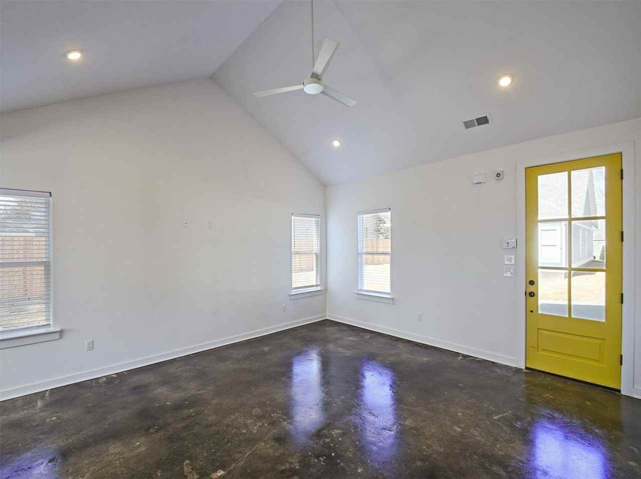 708 Echles St - Photo 2 of 12