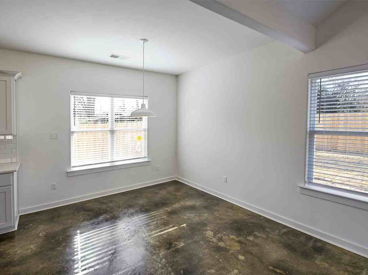 708 Echles St - Photo 4 of 12