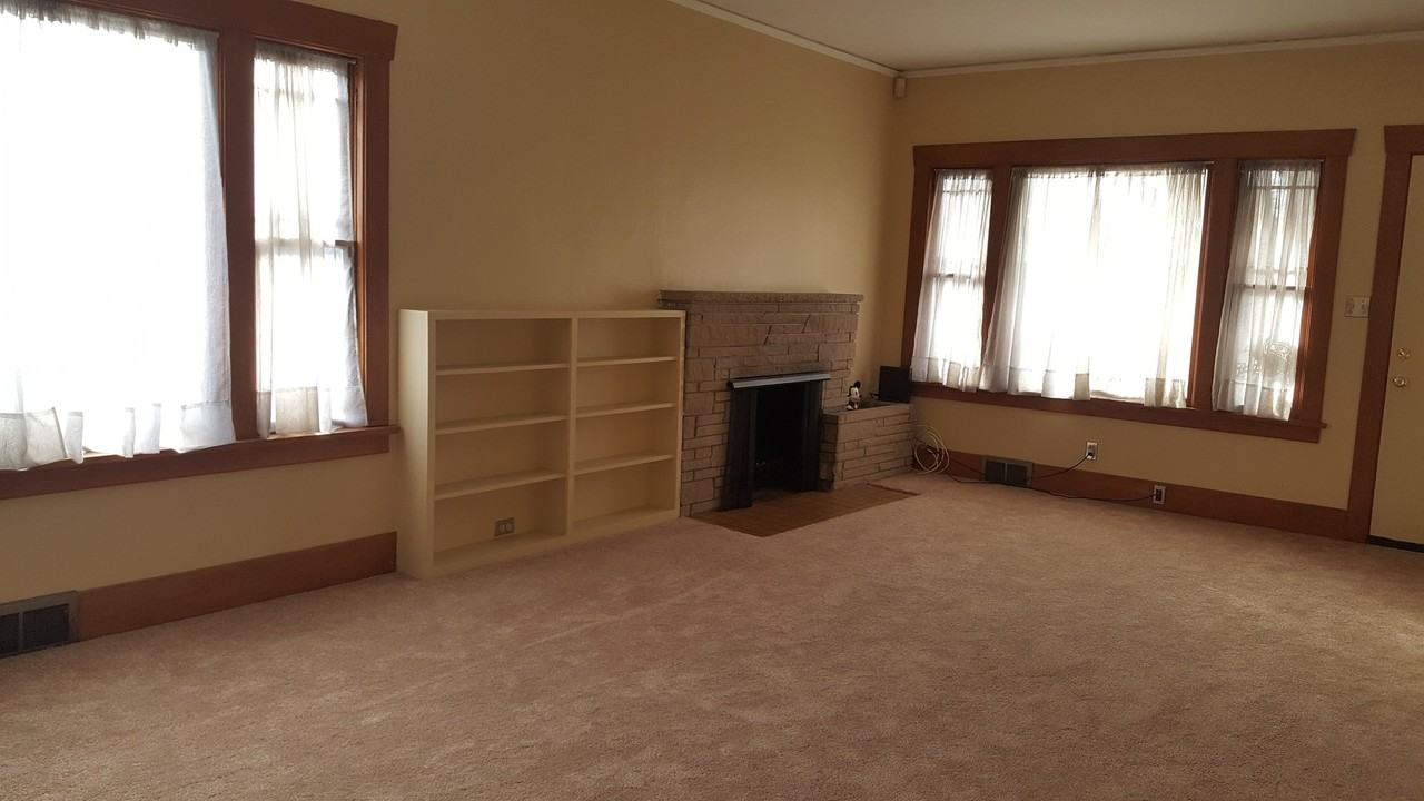 124 I St Se - Photo 4 of 17