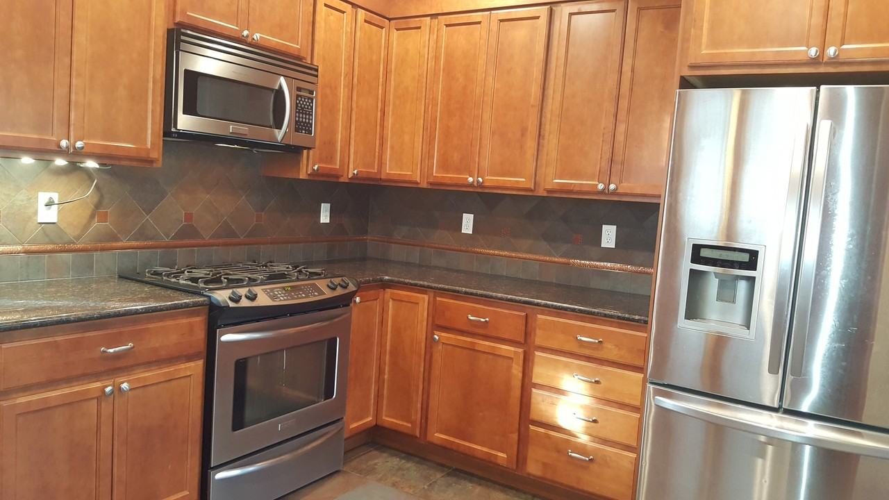 124 I St Se - Photo 6 of 17