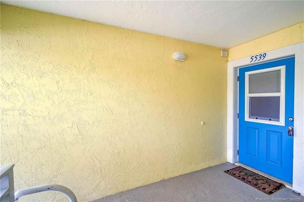 5539 Ne Gulfstream Way - Photo 4 of 26