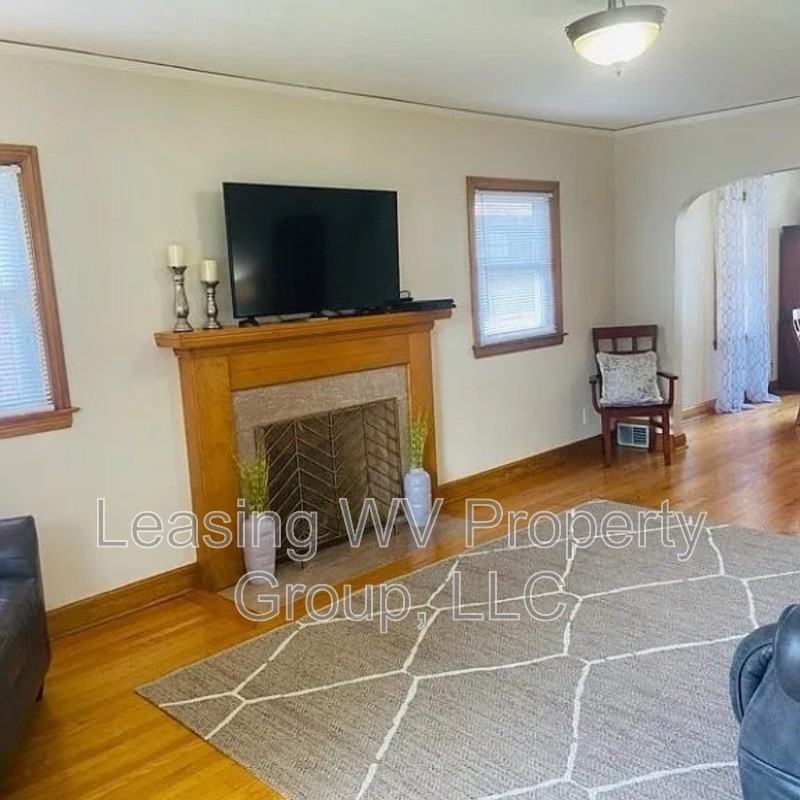 3310 Virginia Ave Se - Photo 2 of 7