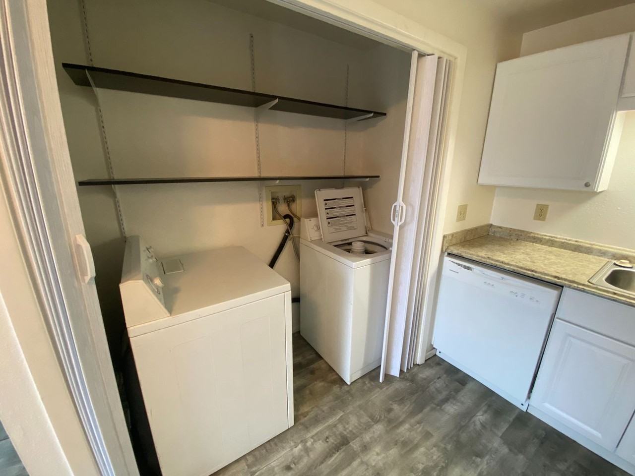 1205 Ne Ross Rd - Photo 3 of 10