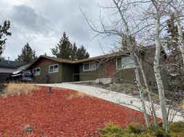featured image of 1205 Ne Ross Rd