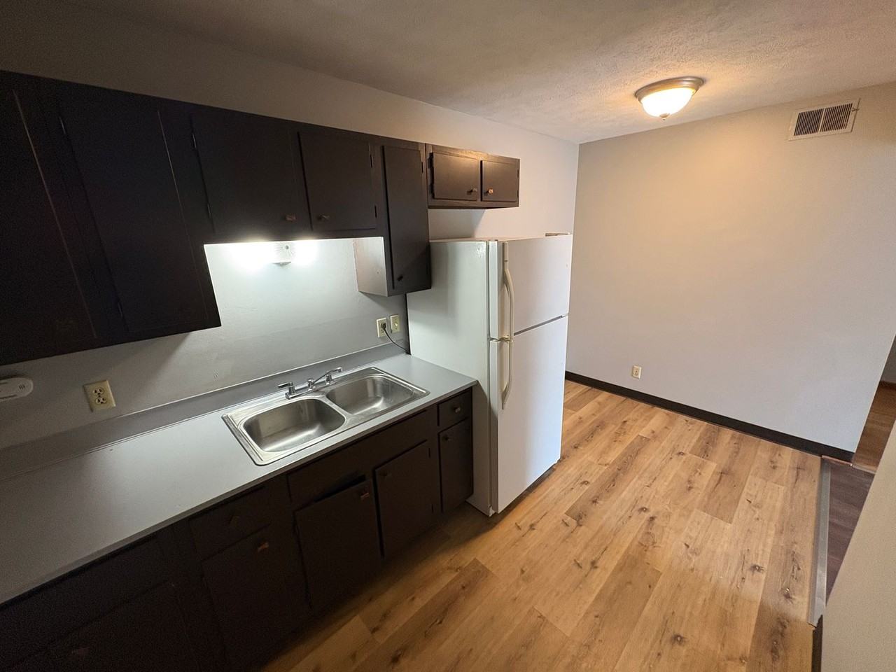 1527 S. 20th - Photo 6 of 30