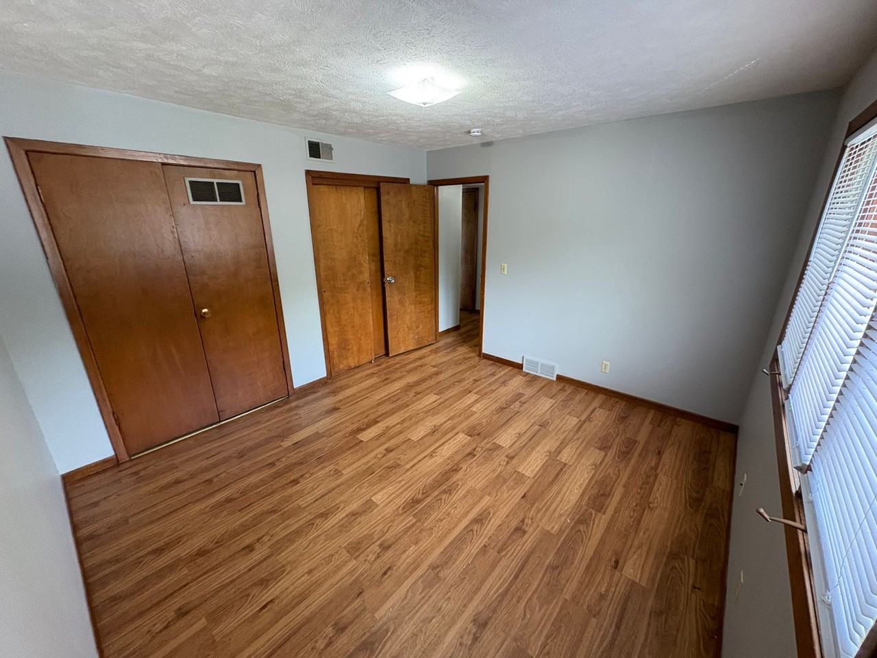 1527 S. 20th - Photo 7 of 30