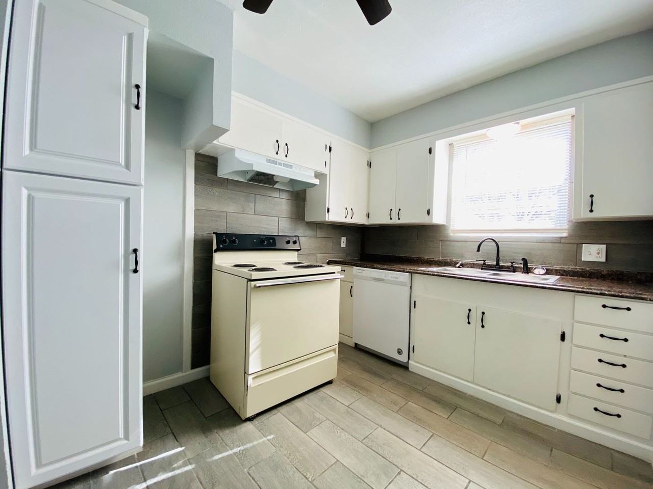 2021 Field St - Photo 3 of 17