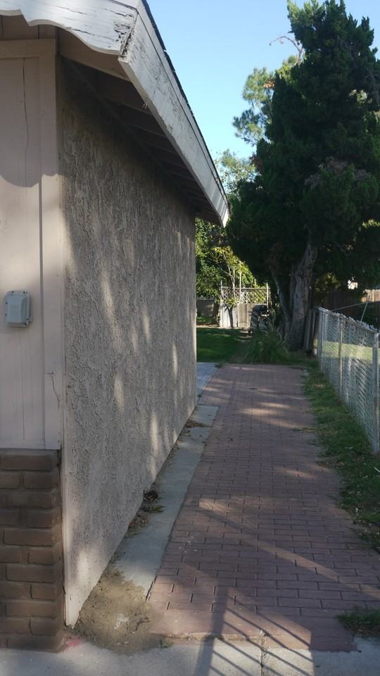 4135 N E St - Photo 7 of 25