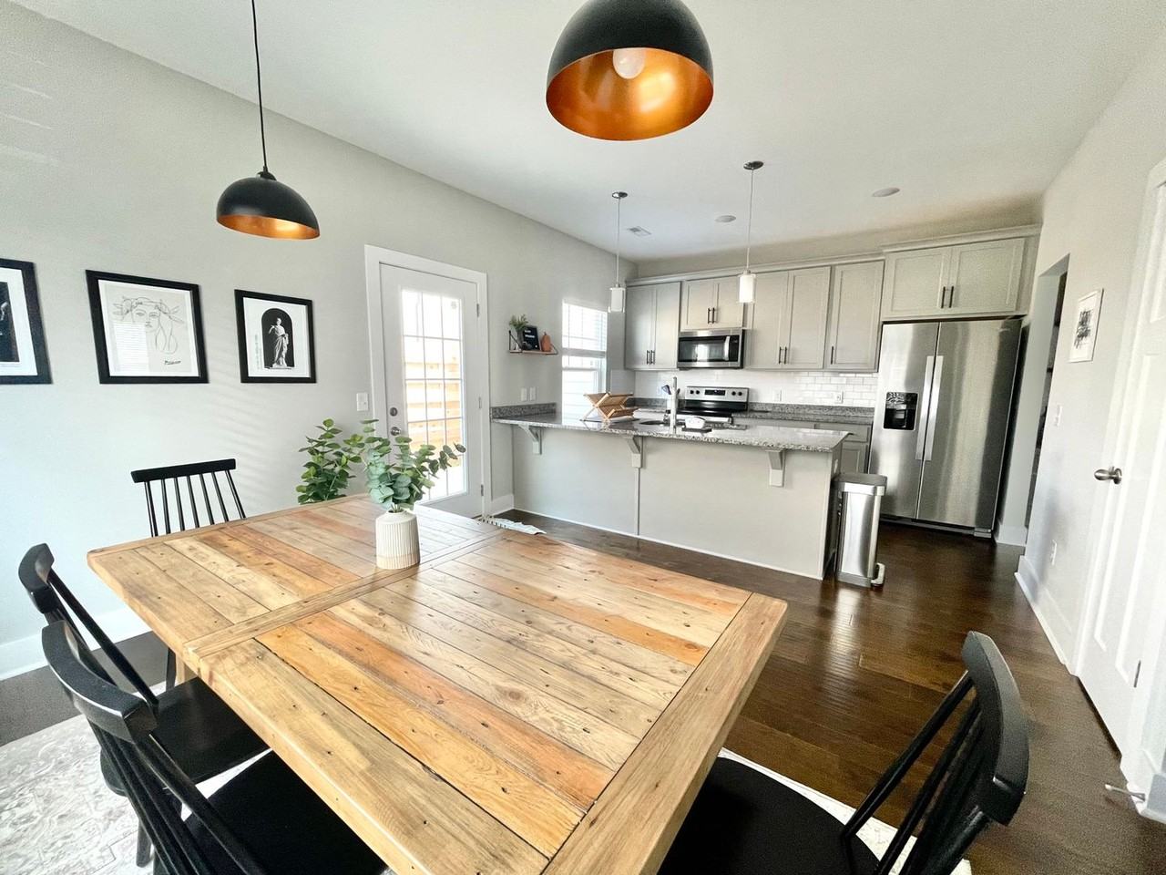 2327 Patrick Ave - Photo 7 of 38