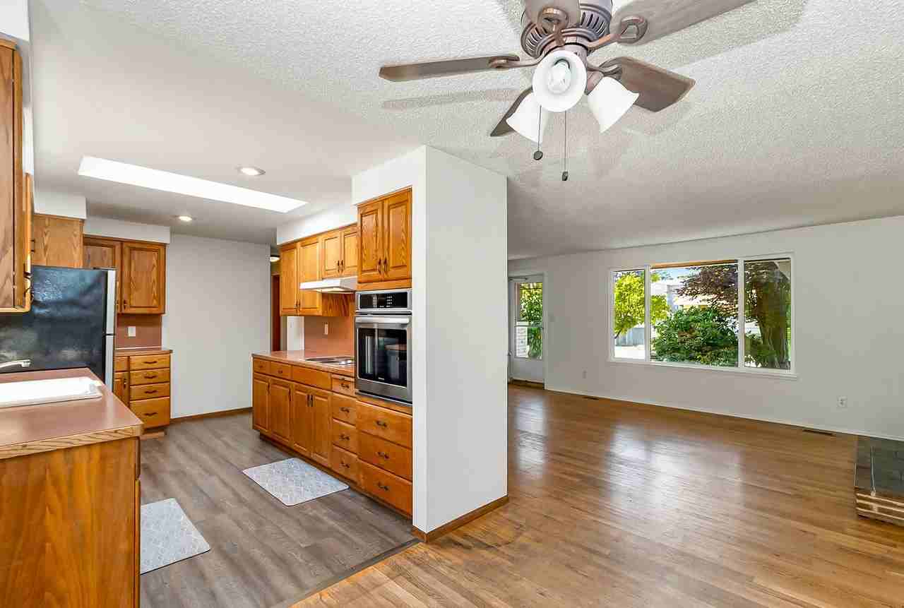 7621 Easy St - Photo 3 of 10