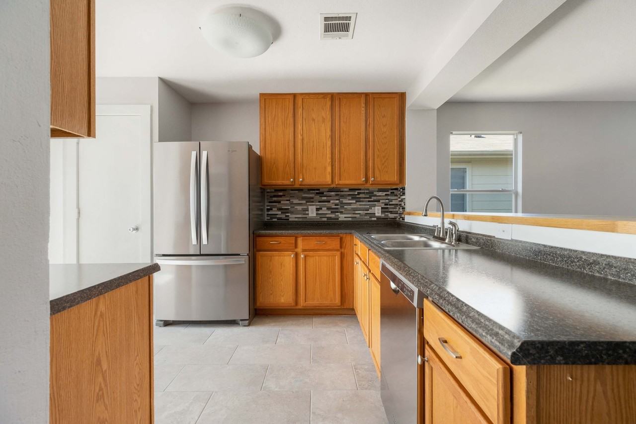 1429 Poppy Seed Ln - Photo 6 of 20