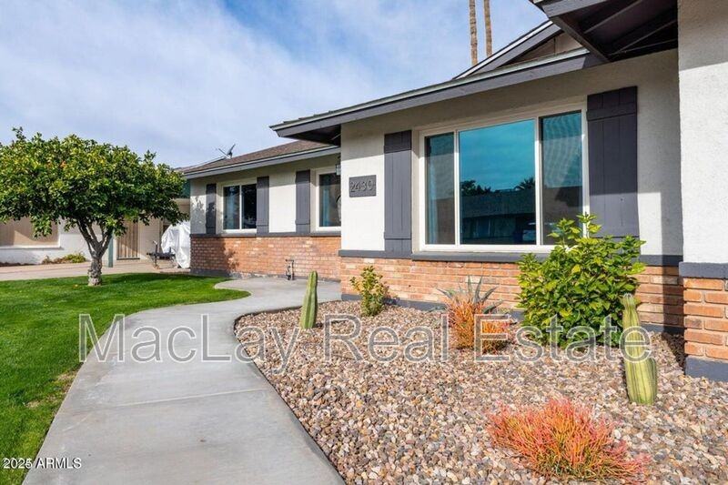 2430 E Hermosa Dr - Photo 2 of 13