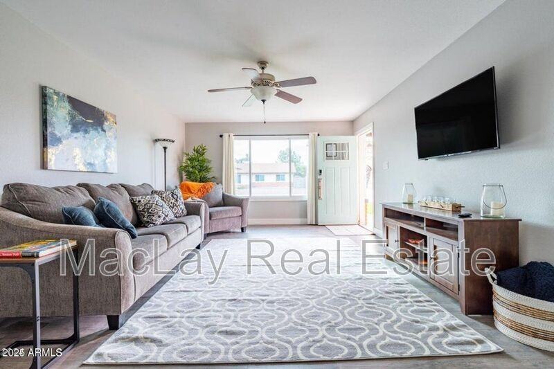 2430 E Hermosa Dr - Photo 4 of 13