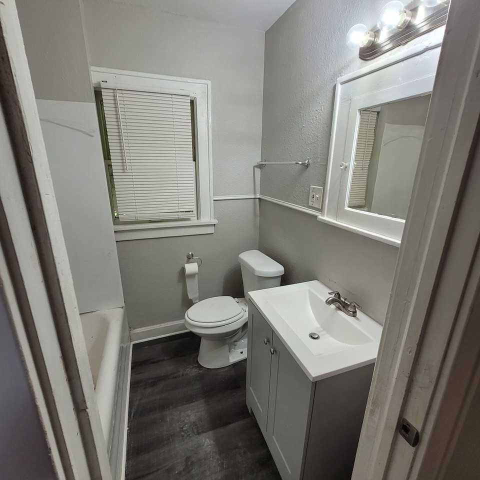 3310 Tracy Ave - Photo 3 of 11