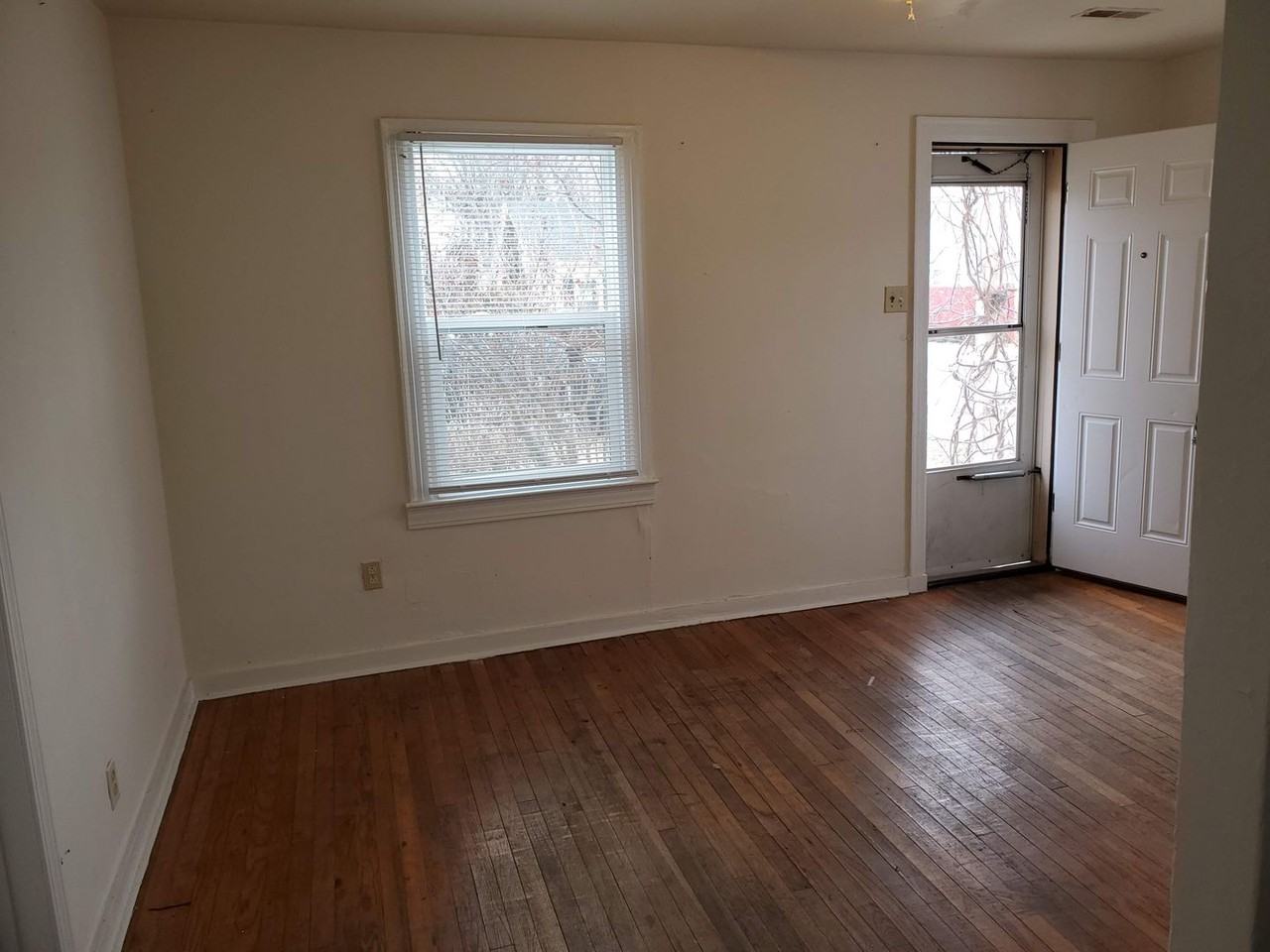 1109 Jefferson St - Photo 3 of 8