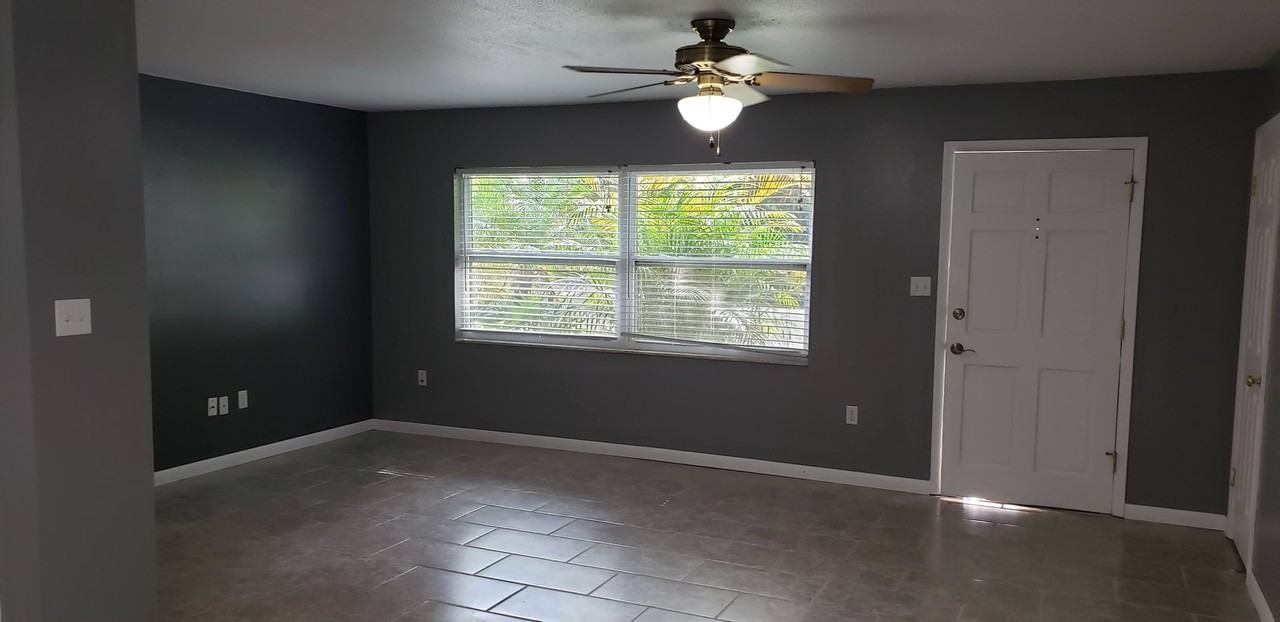 2302 Hutchinson Ave - Photo 4 of 28