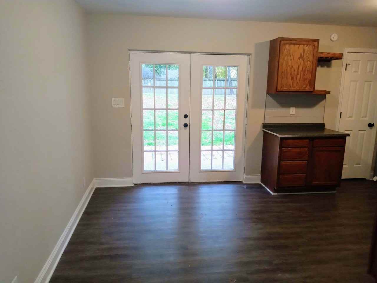 407 Roselawn Dr - Photo 3 of 14