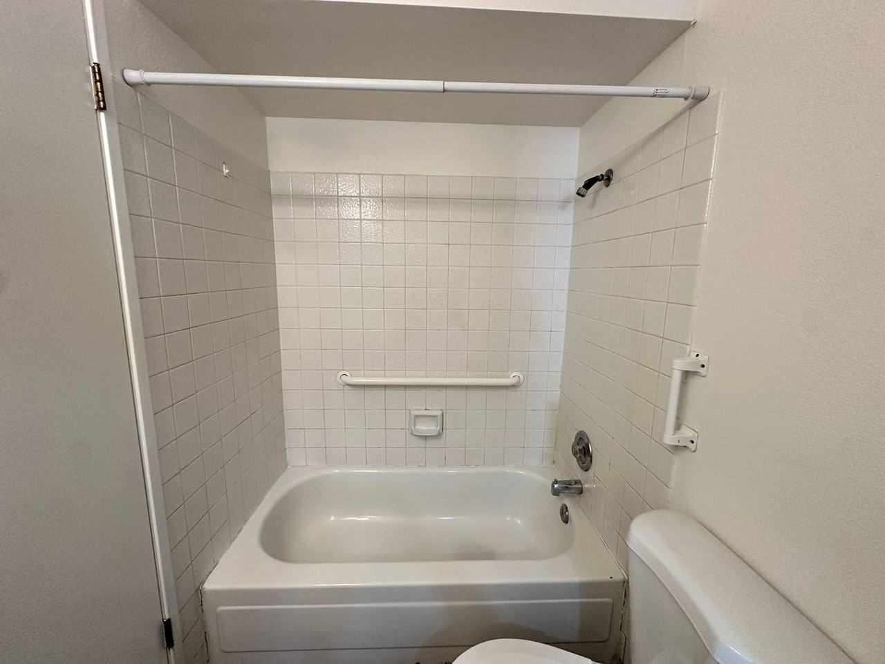 1400 Selmi Dr - Photo 5 of 11