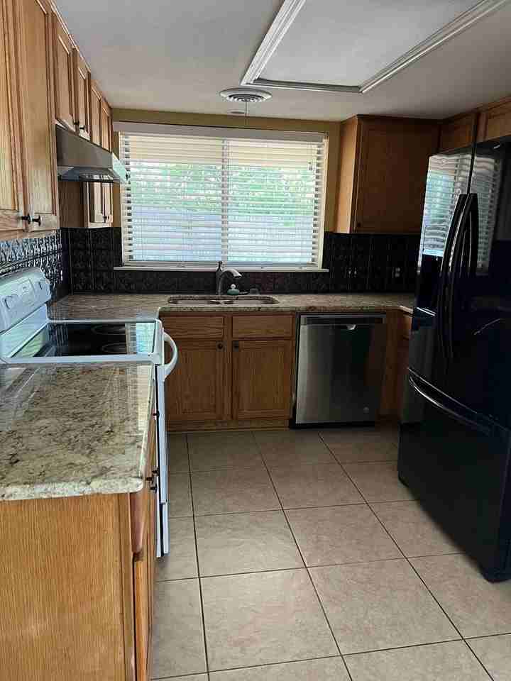2017 S 32nd St - Photo 4 of 13