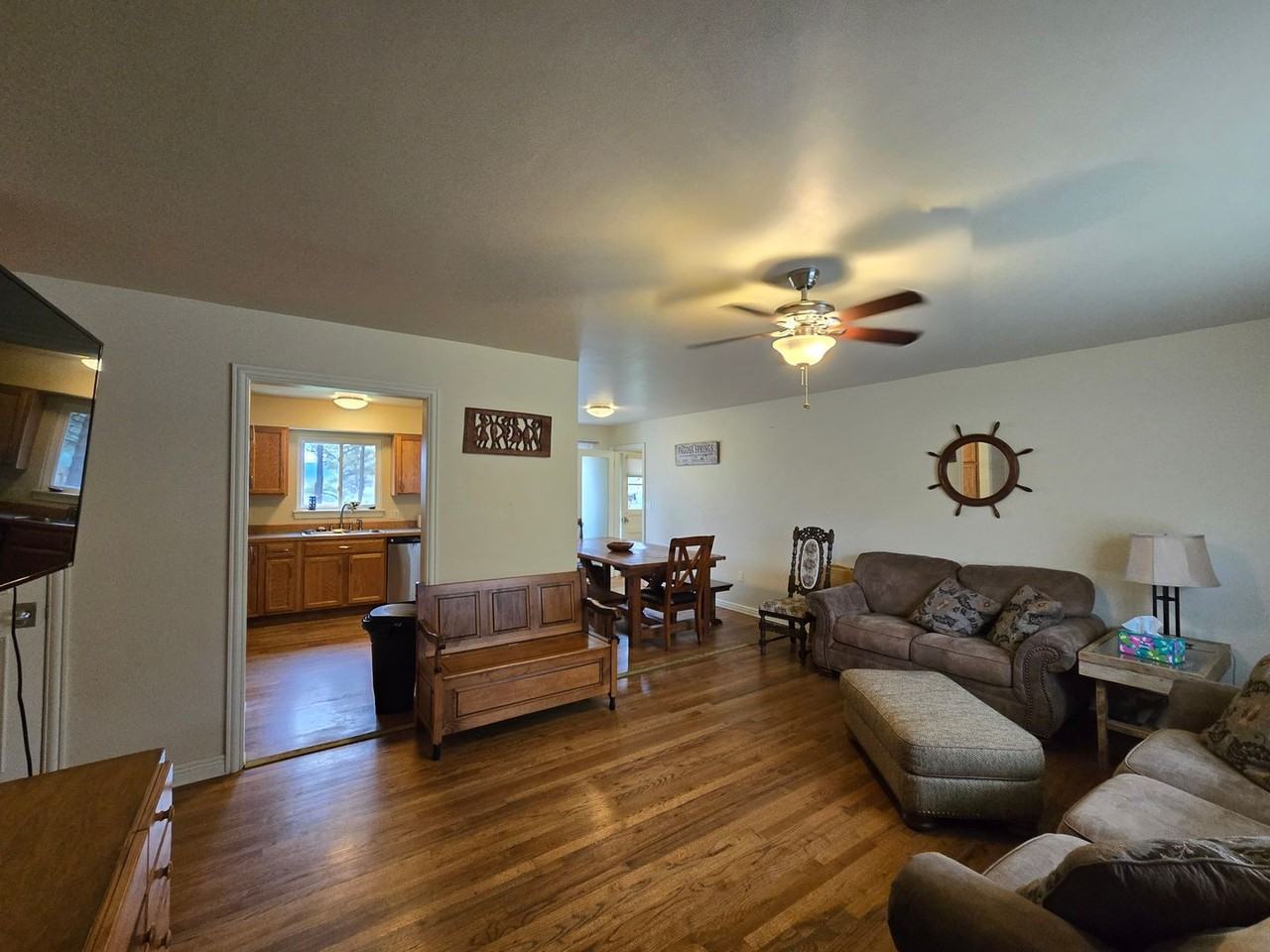 296 Mesa Dr - Photo 2 of 12