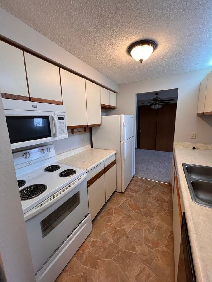 802 Benton Dr #34 - Photo 5 of 11