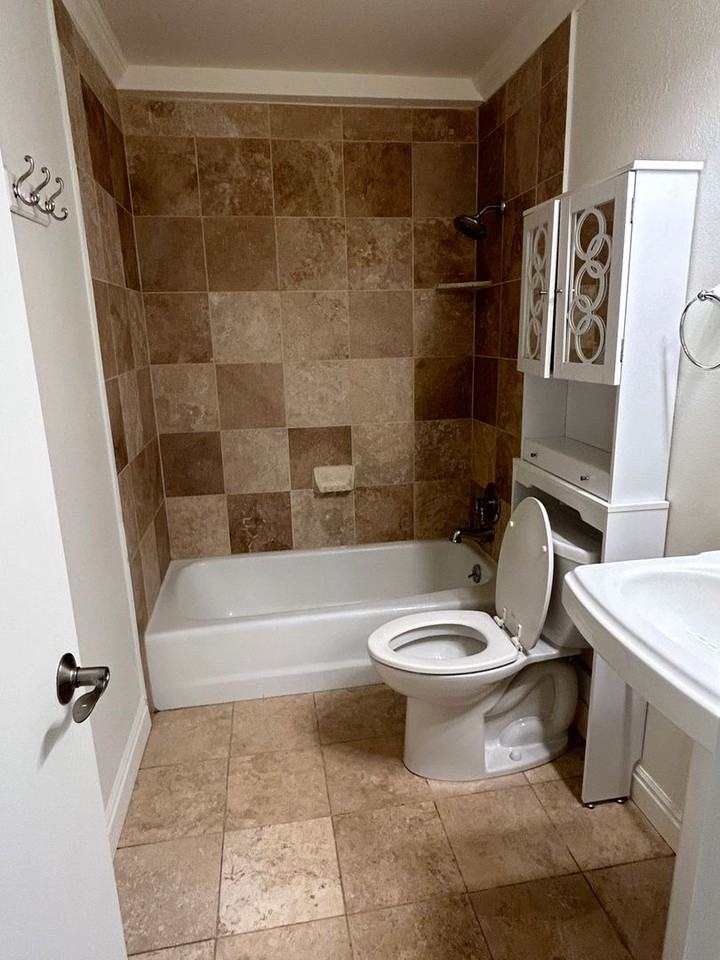 2501 Cisar Ct #C - Photo 4 of 6