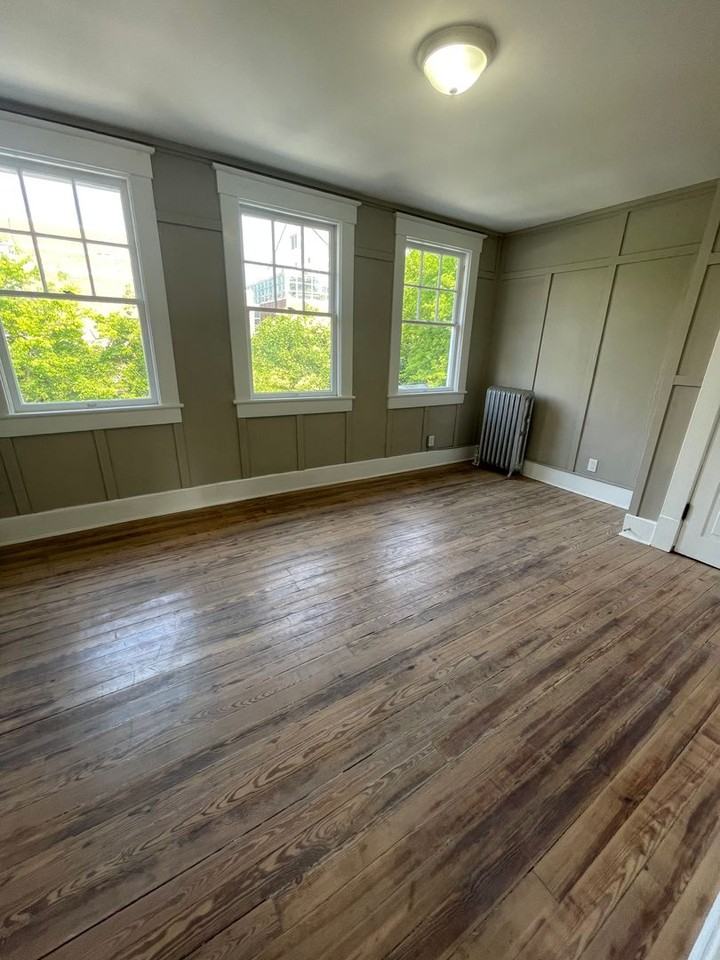 324 Tate St #B - Photo 2 of 16