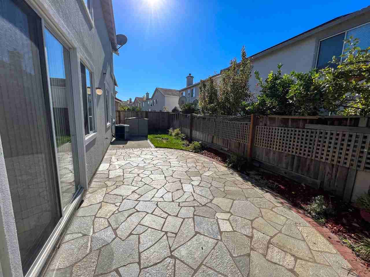 15537 Oceanside Way - Photo 3 of 20