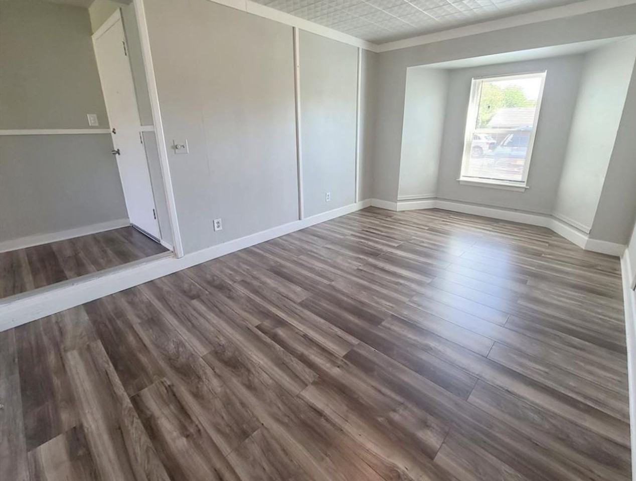 773 Sw 2nd St - Photo 3 of 15