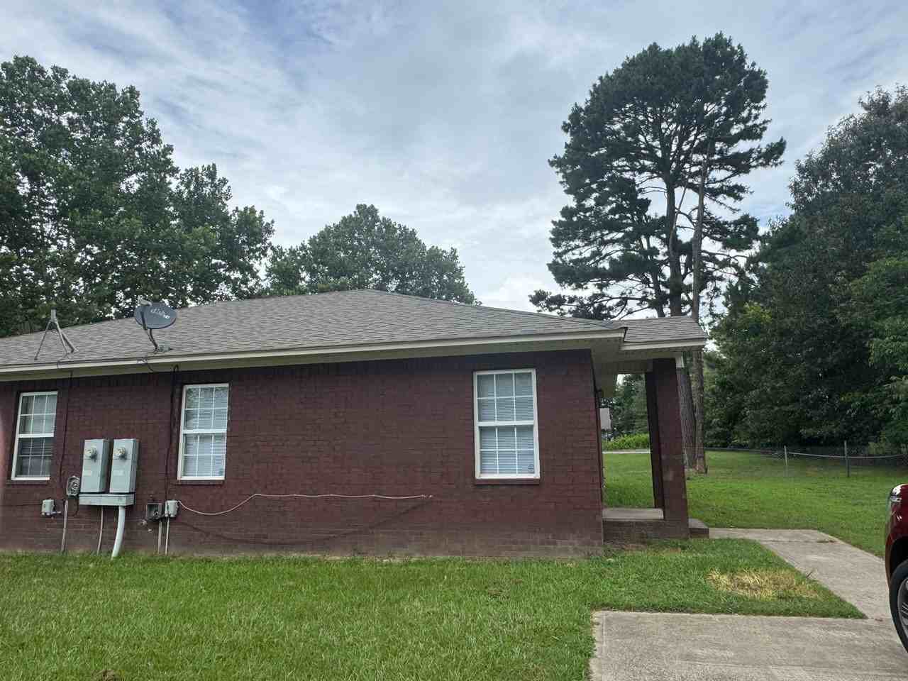 122 W Nipper St - Photo 2 of 11