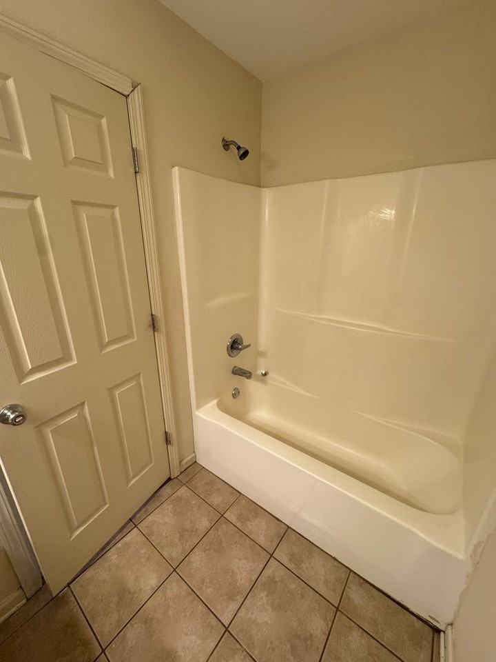 122 W Nipper St - Photo 4 of 11