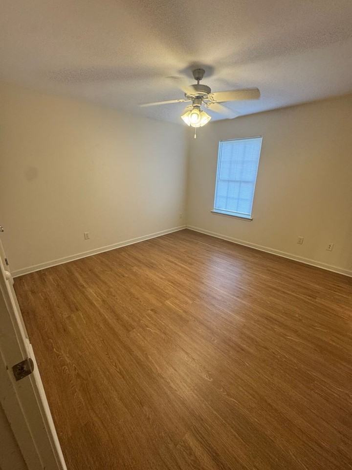 122 W Nipper St - Photo 6 of 11