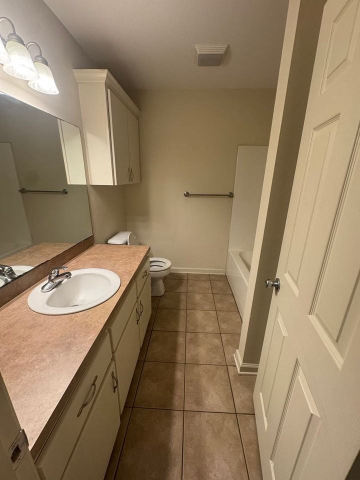 122 W Nipper St - Photo 7 of 11